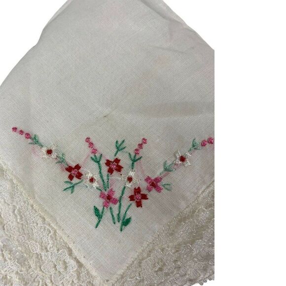 Vintage 10” Floral Bouquet Embroidered Handkerchief With Wide Thick Lace Trim - Picture 2 of 3